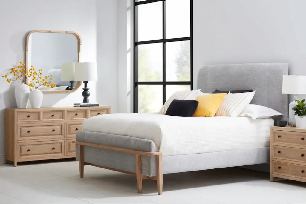 PARIS UPHOLSTERED BED