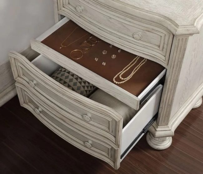 GINYARD NIGHTSTAND - Image 2